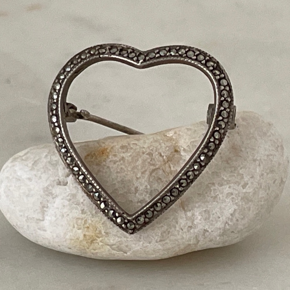 Vintage sterling heart Brooch.